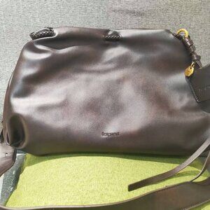 Yamashita has a large tote bag by Matsuyama.